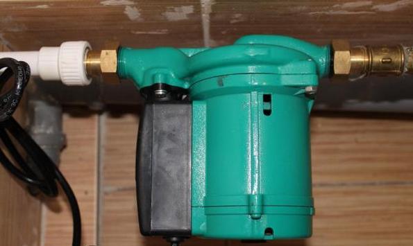 Монтаж насоса підвищення тиску води в квартирі виконується в наступній послідовності: