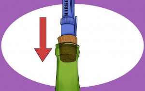 Як відкрити пляшку вина, якщо немає штопора