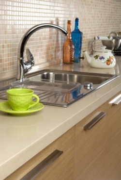 Щоб визначитися з тим, яка модель мийки найкраще впишеться в дизайн кухні, складемо список вимог до ідеальної мийці