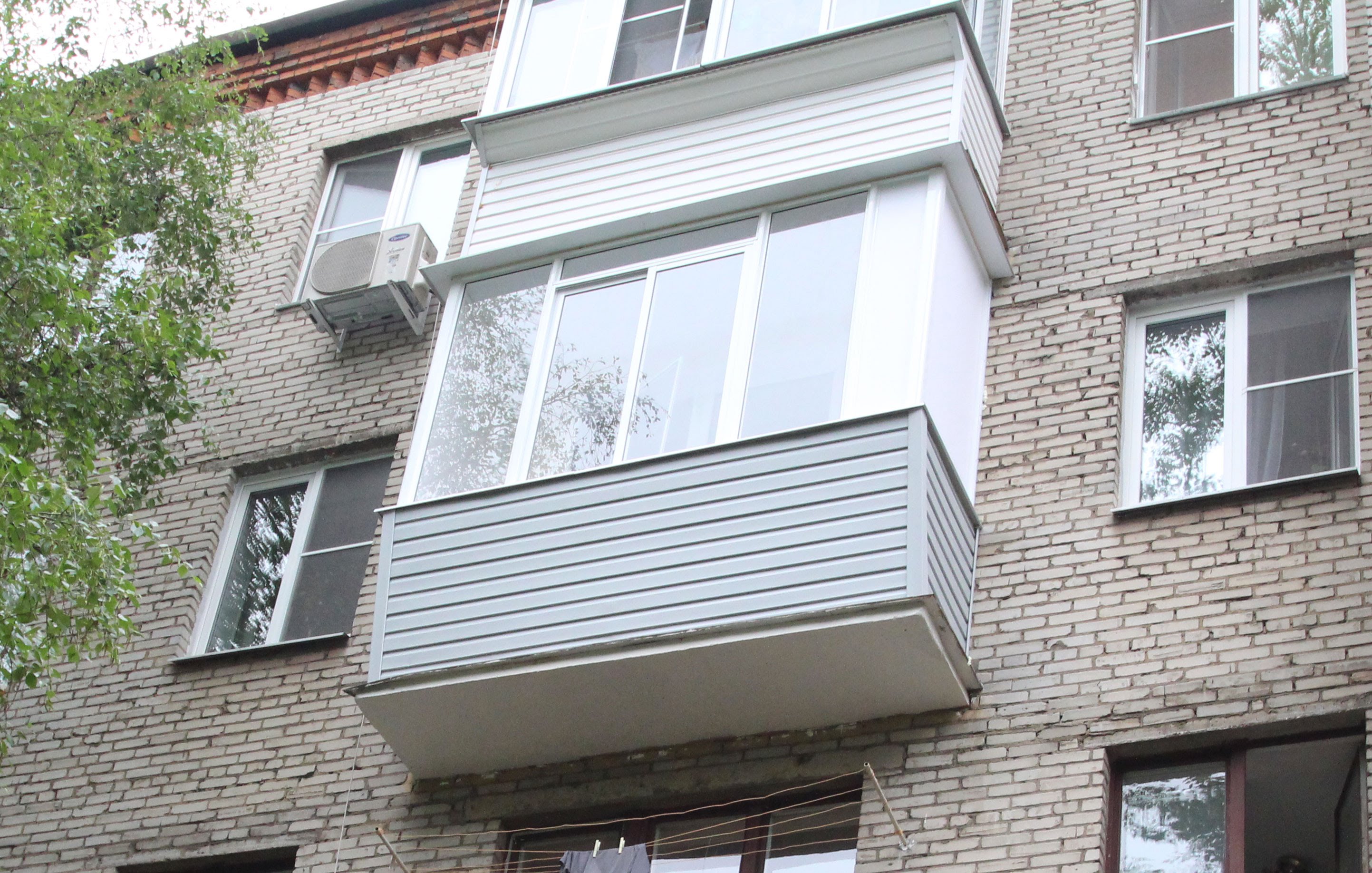 Тому роботи своїми руками по поліпшенню балкона потрібно проводити якісно і обдумано